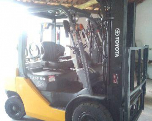 Empilhadeira Toyota 2008 2,5ton